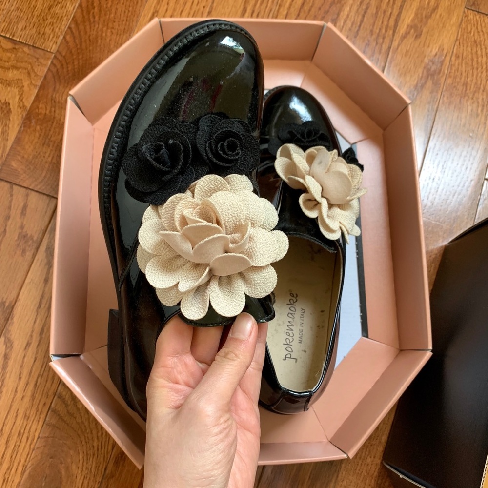 SOLD! Pokemaoke floral vintage loafers